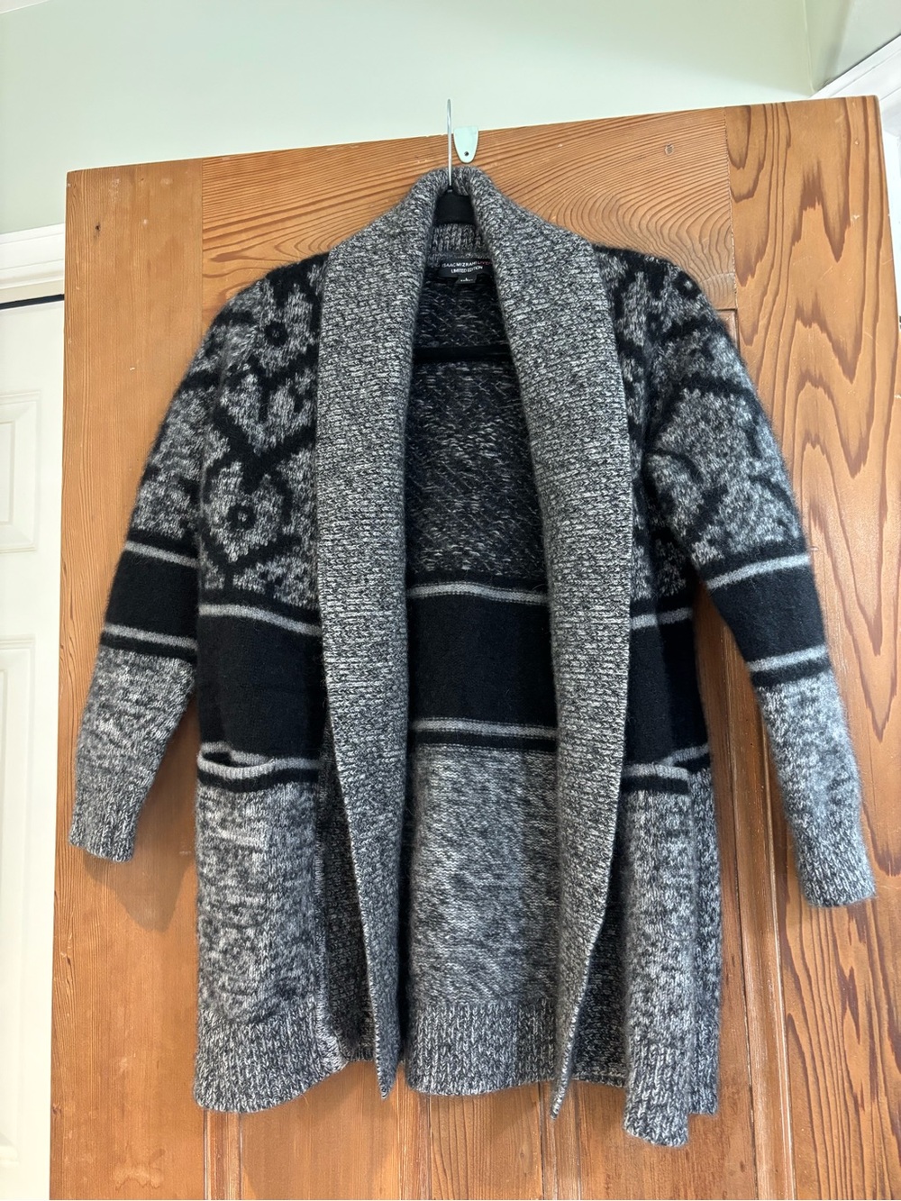 Isaac Mizrahi Gray & Black Patterned  2-Ply Cashmere Cardigan Size Large
